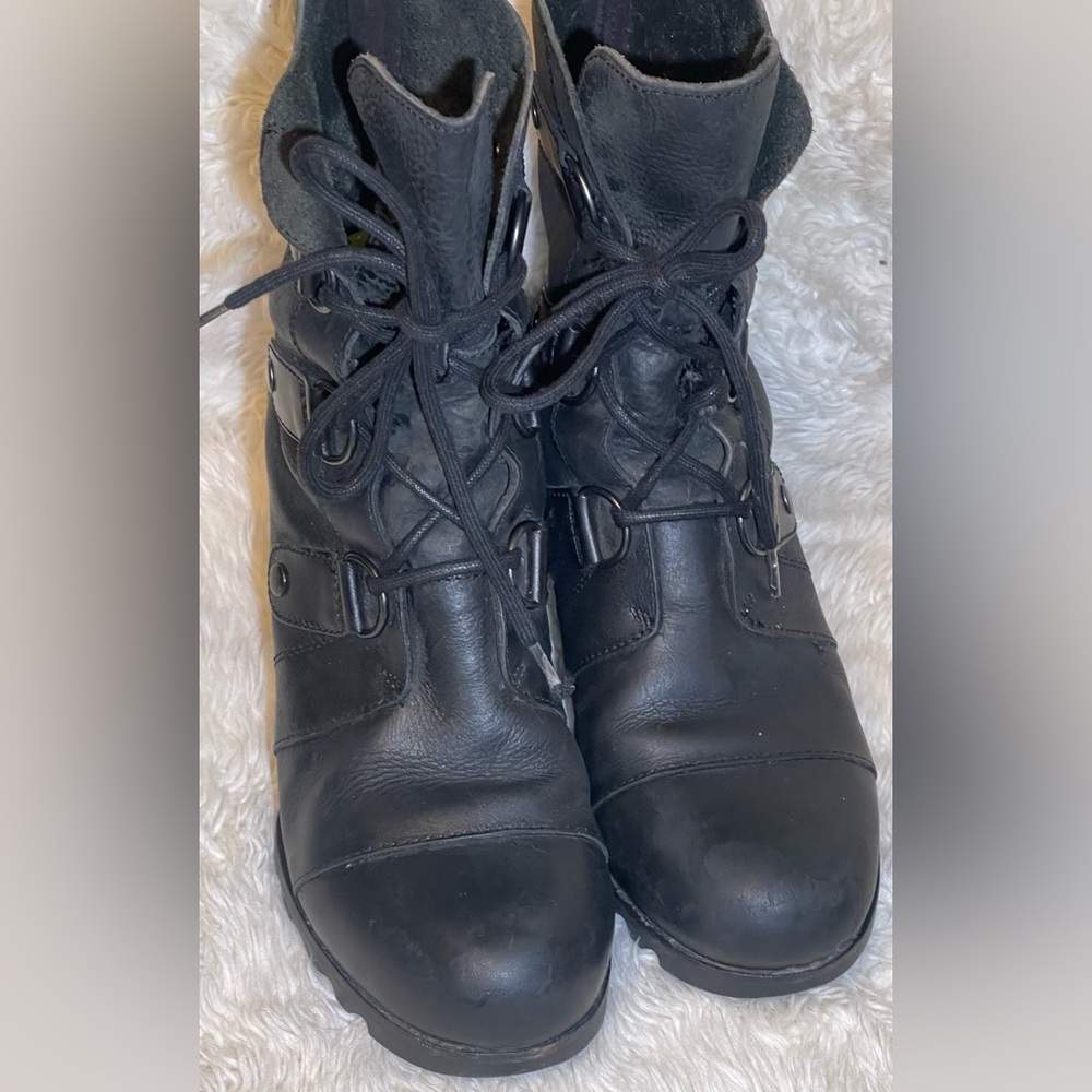 Sorel Joan of artic Women's Black Leather Boots size 8